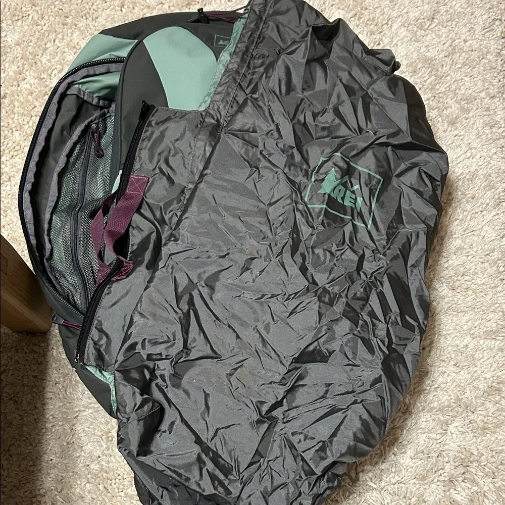 REI Grand Tour 80 Hiking Pack (16L) - Picture 9 of 11